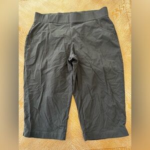 Columbia Black Capri Pants XL Pockets Waist 36” Inseam 17” Sportswear nylon